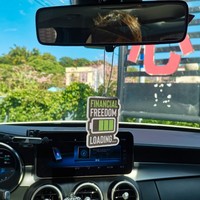 En gros, Ornement suspendu décoratif désodorisant d'aromathérapie en papier pour rétroviseur de voiture