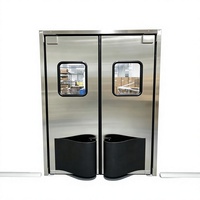 Porte anti-choc en acier inoxydable à double action, auto-fermante, avec plaque de protection PE, pour usine alimentaire et salle blanche