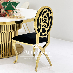 Silla de comedor de terciopelo negro con diseño de rosa dorada para bodas y eventos - Product Image 5