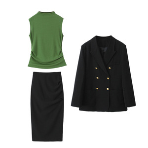 Ensemble de vêtements de travail OL Runqi pour femmes grandes tailles, haut ajusté à col haut, blazer vert uni, jupe noire, N9169 - Product Image 1