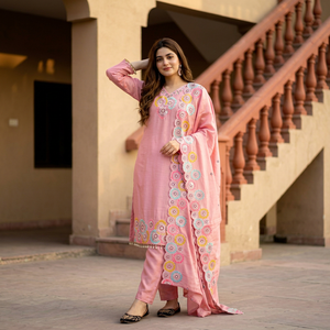 Punjabi ชุดกระโปรงอินเดียสำหรับผู้หญิงชุดเล่น Salwar Kameez ดีไซน์ใหม่ - Product Image 1