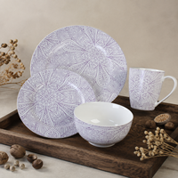 Service de table élégant et luxueux en porcelaine fine avec motif floral mandala violet en relief, finition sous glaçure, vaisselle OEM
