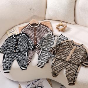 Set Sweater Rajut Tebal Bayi Perempuan Baru Lahir dari Katun Organik dengan Logo Kustom Bordir Grosir - Product Image 4