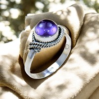 Nouvelle Arrivée Moderne : Bagues en Argent Sterling 925 avec Serties closées et Améthyste Ronde Taillée pour Femme – Vente en Gros de Bijoux
