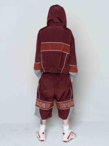 Ensemble sweat à capuche et pantalon capri en polyester personnalisé pour hommes, fabrication sur mesure, broderie streetwear, survêtement pour hommes, usine de vêtements - Product Image 3