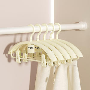 Cintre aromatique antidérapant de luxe garde-<span class=keywords><strong>robe</strong></span> peu encombrante cintres en plastique Clips pour manteaux chemises robes - Product Image 1