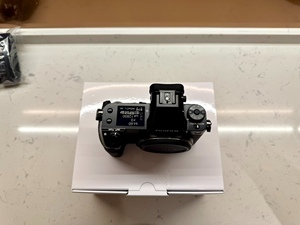 กล้อง FUJIFILM GFX100S มือสอง บันทึกวิดีโอ 4K ความละเอียด 102MP เหมาะสำหรับการถ่ายภาพทิวทัศน์และสถาปัตยกรรม - Product Image 5