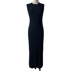 Vestido de Mujer con Estampado de Logotipo OEM, Nuevo, Moderno, Largo, Casual, Sexy, de Punto a Rayas, con Cuello Halter - Product Image 1