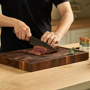 Maßgefertigtes Schneidebrett mit Saftrille Charcuterie Walnuss Holz Endgrain Schneidebrett für die Küche - Product Image 5
