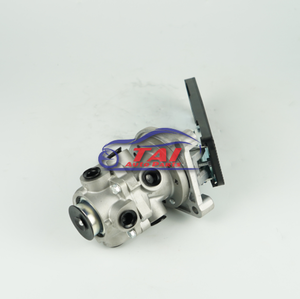 Cylindre maître de frein d'origine neuf pour Mitsubishi Fuso FV413 241-02903 - Product Image 1