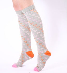 Stock dei produttori per la corsa all'aperto multicolore 3D calze a compressione stampate calze al polpaccio per gli uomini delle donne per la stagione primaverile - Product Image 2