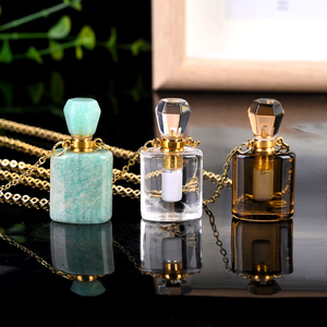 Colliers en gros avec pendentifs en cristal naturel gravé, flacons de parfum, flacons d'huiles essentielles en pierre de quartz pour la bijouterie - Product Image 6