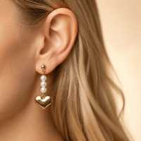 Boucles d'oreilles pendantes en acier inoxydable avec breloque cœur en perle et triple perle coquillage 36mm, bijoux de mode pour femme