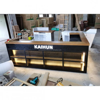 Comptoir de bar de restaurant moderne avec éclairage LED, design de table de présentation pour bar à vin, comptoir de bar d'hôtel en marbre