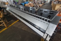 Matrice en T et distributeur d'extrusion de moule plat de feuille de tuile de toit en plastique