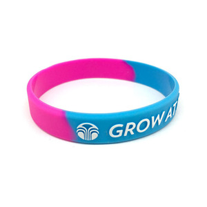 Pulsera Deportiva de Silicona Segmentada de Alta Calidad, Personalizada con Inyección Multicolor para Eventos con Impresión a Color - Product Image 1