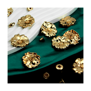 Tùy Chỉnh Sang Trọng Trang Trí Vàng Hoa Nút Áo Kẽm Hợp Kim Kim Loại Báo Chí Snap Nút Stud Cổ Điển Phụ Kiện May Mặc - Product Image 1