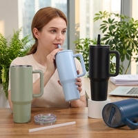 Gobelet isotherme à double paroi 40oz avec paille rabattable et poignée, en acier inoxydable anti-fuite pour bureau, voiture, vente en gros, logo personnalisé