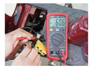 CALIENTE 100% NUEVO UT136b + Serie Multímetros digitales Auto Rango PEQUEÑO Mediciones rápidas y efectivas BUEN PRECIO - Product Image 4