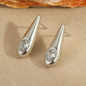 Boucles d'oreilles en acier inoxydable - couleur acier brillant, forme cœur, simples et élégantes, polyvalentes, ne se décolore pas. Forme géométrique. - Product Image 6