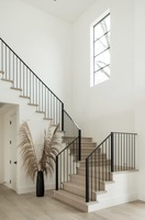 Rampe d'escalier en fer forgé intérieure et extérieure, balustrade métallique sur mesure avec design classique