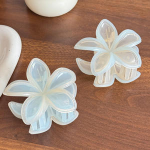 DOWELL - Accesorio para el Cabello al por Mayor, Color Degradado Tipo Caramelo, para Mujeres y Niñas, Forma de Plumeria, Pinza de Plástico para el Cabello - Product Image 3