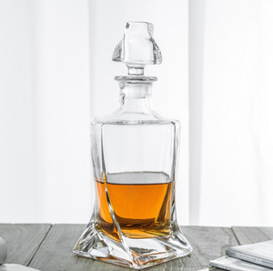 Whiskey-Karaffe 26 oz Gedrehte Karaffe mit Glasstopfen für Likör, Wein, Bourbon, Wodka, Brandy oder Mundwasserflasche - Product Image 6