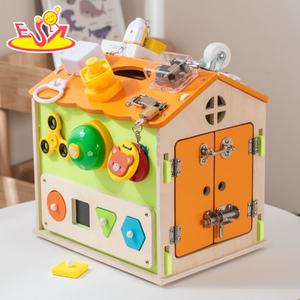 Nouvelle Maison <span class=keywords><strong>en</strong></span> <span class=keywords><strong>Bois</strong></span> à Toit Vert 2026, <span class=keywords><strong>Cube</strong></span> <span class=keywords><strong>d</strong></span>'Activités Montessori avec Serrures, Loquets et Fonctions Sensorielles pour Tout-Petits W12D931B - Product Image 5