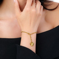 Bracelets à breloques personnalisés en acier inoxydable plaqué or 18 carats avec initiales anglaises de A à Z pour femmes