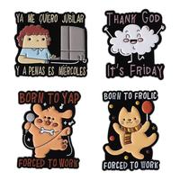 En gros, épingles et broches en métal à motifs de dessins animés, badges créatifs et mignons en forme de chiots et chatons joyeux, souvenirs