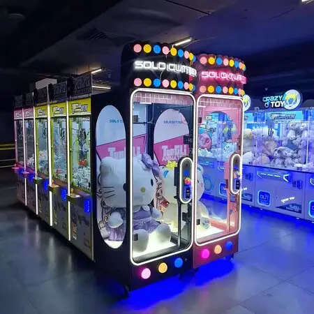 Spielzentrum beliebtestes Spielzeug Klauenmaschine rosa Datum Ausschnitt Preis Verkaufsautomat Luxuskisse Geschenk Kran Klauenmaschine Arcade