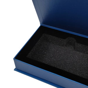 กล่องบรรจุภัณฑ์เครื่องประดับสีน้ำเงินหรูหราเป็นมิตรกับสิ่งแวดล้อม กล่องของขวัญช็<span class=keywords><strong>อก</strong></span><span class=keywords><strong>โก</strong></span><span class=keywords><strong>แล</strong></span><span class=keywords><strong>ต</strong></span>แบบกำหนดเองรีไซเคิลได้ พร้อมแม่เหล็กและแผ่นโฟมเสริม - Product Image 4