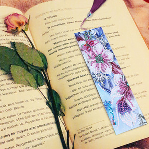 Marcapáginas <span class=keywords><strong>de</strong></span> pintura <span class=keywords><strong>de</strong></span> diamantes <span class=keywords><strong>de</strong></span> cuero 5D DIY con diamantes en forma especial, libros <span class=keywords><strong>de</strong></span> regalos artesanales con borlas <span class=keywords><strong>de</strong></span> alta calidad - Product Image 2