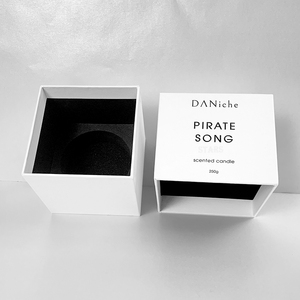 Tapa blanca de lujo personalizada y caja base logotipo en relieve con textura regalo caja de embalaje de cartón para sudaderas con capucha perfume cosmético - Product Image 5