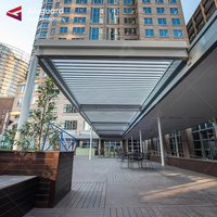 Pergola motorisée électrique moderne de luxe 2024 avec télécommande, protection UV et design imperméable