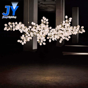 Lustre <span class=keywords><strong>en</strong></span> métal et verre personnalisable <span class=keywords><strong>en</strong></span> forme de grande grappe de raisin, idéal pour les halls d'hôtel, les villas et les escaliers. - Product Image 3