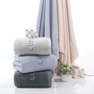 ผ้าเช็ดตัวคิม ไรอัน 70x140 ซม. ผ้าฝ้ายแท้ปักลาย ผ้าเช็ดตัวดูดซับน้ำสำหรับใช้ในบ้าน - Product Image 1