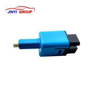 Interrupteur de feu stop adapté pour Toyota Avanza 2018 84340B2050 84340-B2050 - Product Image 1