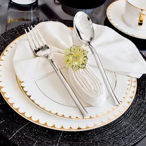결혼식을위한 절묘한 가정용 꽃 라인 석 냅킨 링 금속 골드 합금 중공 꽃 반지 냅킨 홀더 장식