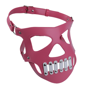 Ensemble de harnais corporel BDSM rose et noir pour femmes avec design clouté, stimulation sensorielle légère, fabriqué en cuir PU de qualité supérieure - Product Image 2