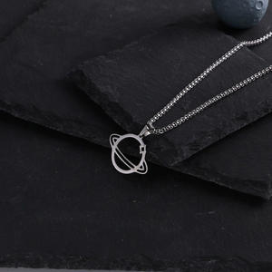 Collares de Acero Inoxidable al por Mayor para Mujer, Colgantes de Acero Titanio que No se Destiñen, Accesorios de Compras, Pequeños Regalos y Recuerdos - Product Image 4