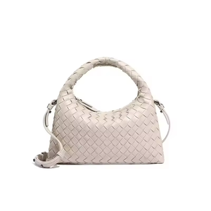 Sacs fourre-tout tissés à la main pour femmes 2025 – Nouvelle mode – Sac bandoulière en cuir PU tressé à la main – Design couleur unie – Sac à main tressé - Product Image 6