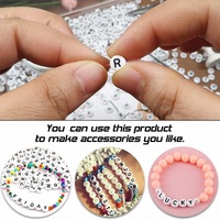 100 pièces/paquet Perles acryliques 4*7mm Lettres anglaises Alphabet Blanc Noir Perles en vrac Certifiées par un tiers Bracelet d'amitié DIY