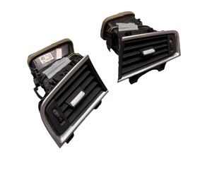 Les grilles d'aération à gauche et à droite des sorties de climatisation de l'atelier classique de haute qualité 5GT F07 pour BMW - Product Image 3