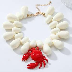 مجوهرات عصرية من Kaimei ، قلادة بوهيمية شاطئية كبيرة ، قلادة بيان بوهيمية قطرة ماء ، كراب باللون الأحمر ، قلائد راتنج أبيض - Product Image 1