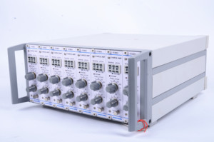 Amplificateur de charge multi-canaux Sinocera 8 canaux YE5853 avec sortie 10Vp/5mA et garantie d'un an - Product Image 4