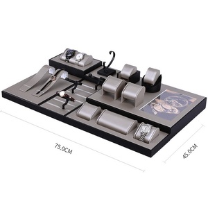 Bộ trưng bày đồ trang sức, tượng, bàn trang trí in theo yêu cầu, đế bằng da lộn đen, giá đỡ OEM, giá trưng bày đồng hồ - Product Image 4