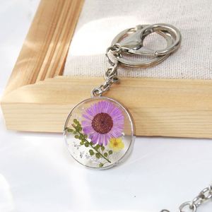 <b>Personalized</b> Custom Alloy Round Resin Flower <b>Keychain</b> Resin Dried Flower <b>Keychain</b> - Product Image 2
