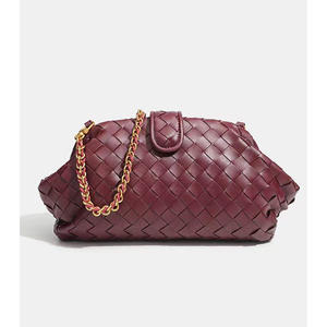 Sac à bandoulière personnalisé pour femme, sac coquille tissé à chaîne, grande capacité, sac nuage, sac à bandoulière unique et tendance - Product Image 5