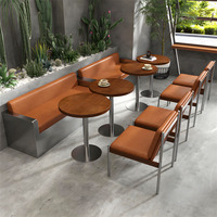 Ensemble de tables et chaises commerciales sur mesure de style industriel en acier inoxydable avec plateau en marbre résistant à l'eau pour les salons de thé et les cafés